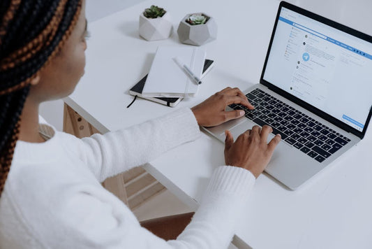 Comment gérer efficacement les avis sur votre page Facebook